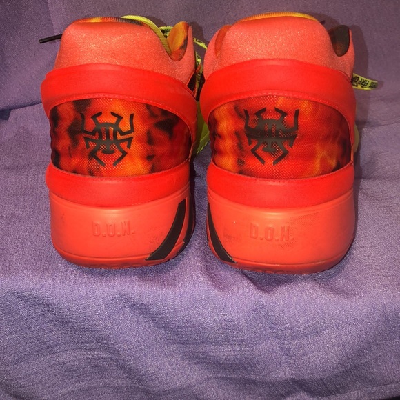 Used Adidas D.O.N. Issue #2 “Fire Of Greatness” Sneakers Size 13 - Picture 3 of 8